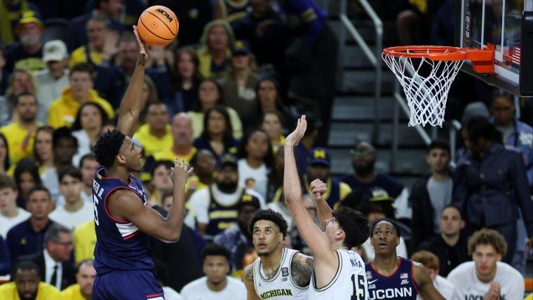 Statistiques UConn contre Michigan : statistiques complètes à la mi-temps du