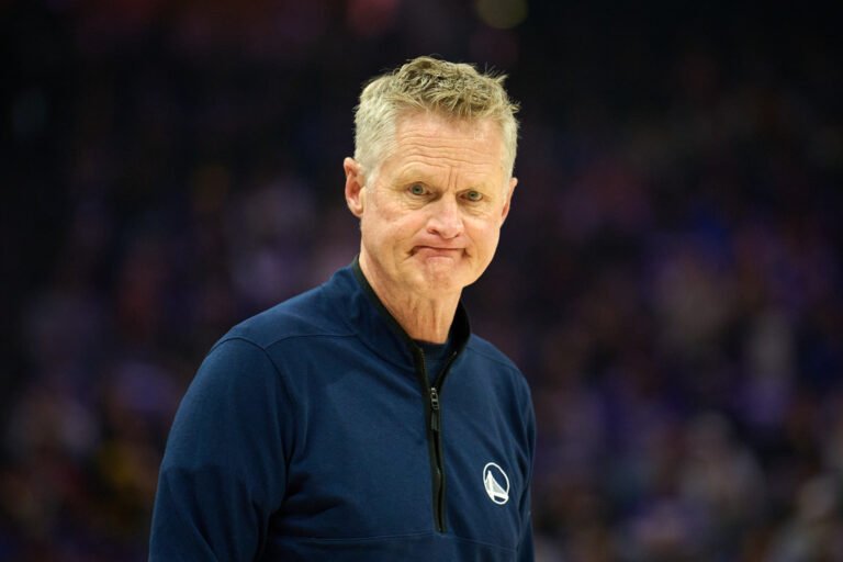 Steve Kerr reconnaît l'avenir après la sortie des séries éliminatoires