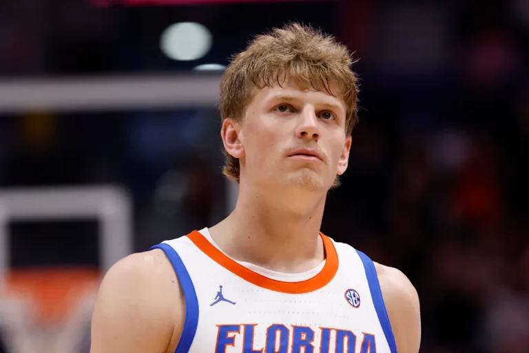 Thomas Howe des Gators renonce au repêchage de la NBA