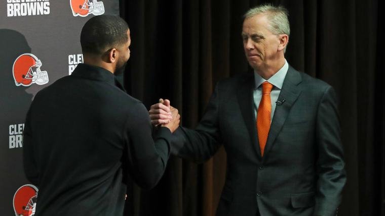 Todd Monken des Browns a une réaction incroyable face à