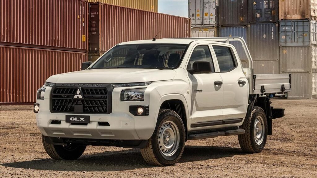 Toyota Hilux vs Mitsubishi Triton: las últimas utes manuales de