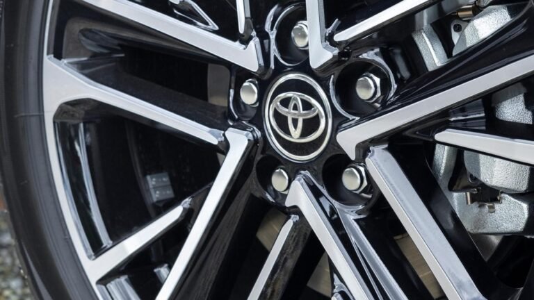 Toyota establece récord de ventas globales en medio de aranceles