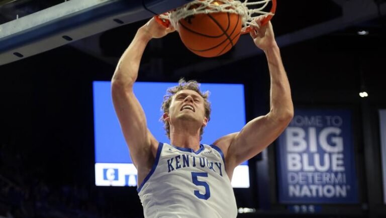 Traqueur du portail de transfert de basket-ball universitaire masculin de