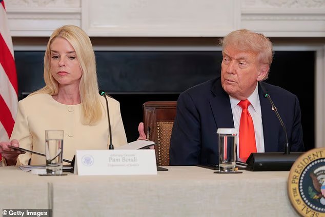 Trump dit à Pam Bondi que son mandat en tant