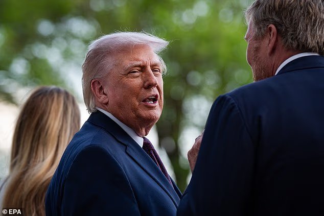 Trump dit que le pape a « probablement appris »