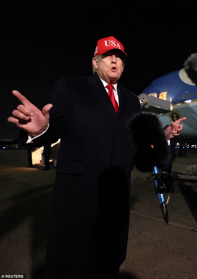 Trump révèle que l'Iran "désespéré" veut des armes nucléaires après