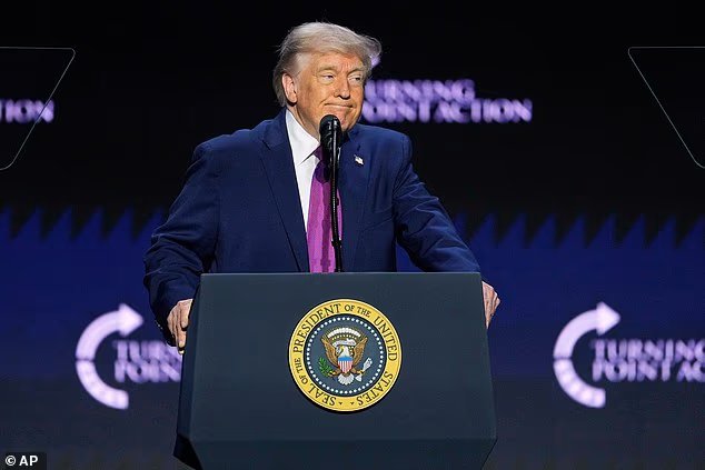 Trump révèle que les dossiers du gouvernement sur les ovnis,