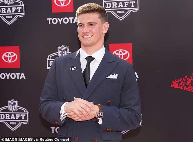 Ty Simpson, espoir du repêchage de la NFL, risque la