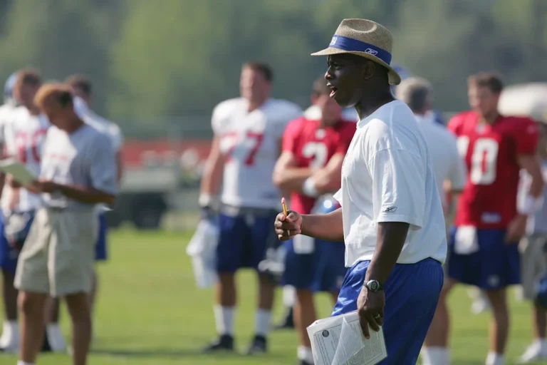 Un ancien assistant des Giants de New York arrêté et