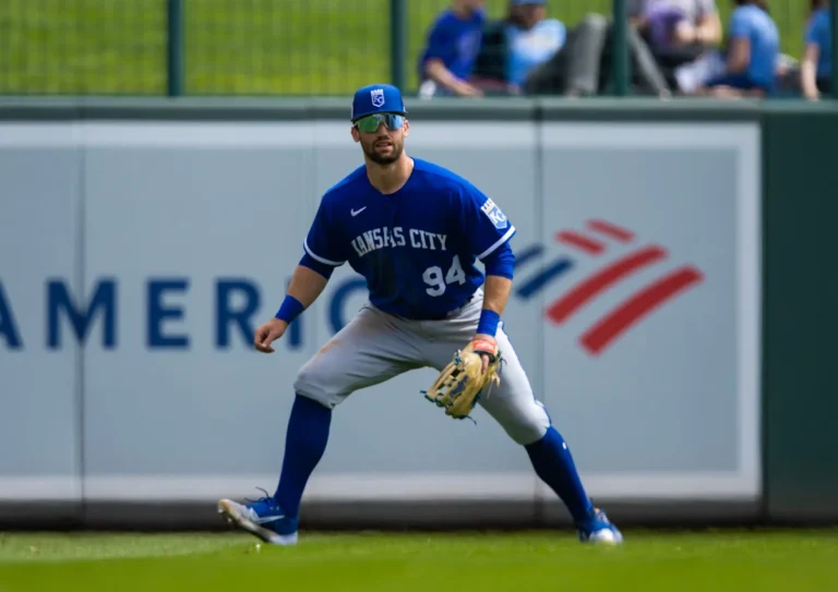 Un ancien voltigeur de l'Alabama signe un accord de ligue