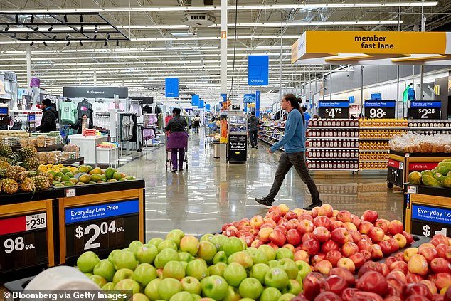 Un client apporte une liste de courses identique à celle