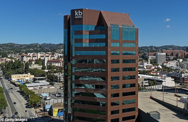 Un constructeur d'habitations d'un milliard de dollars devient la dernière