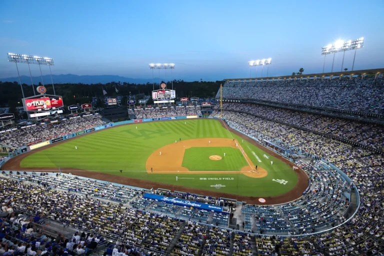 Un fan des Dodgers partiellement aveuglé par le LAPD lors