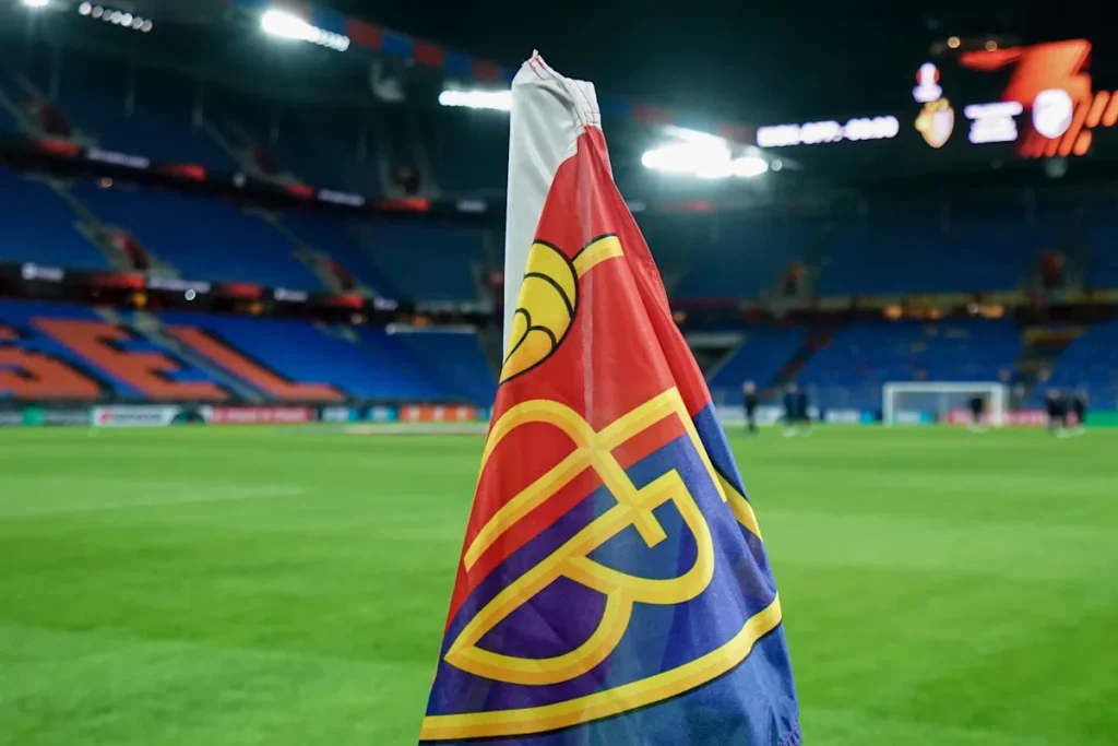 🚨 Un incendie éclate dans le vestiaire de Bâle, match