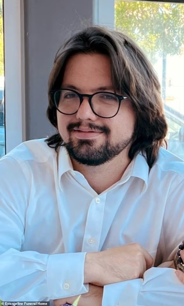 Un ingénieur nucléaire de la NASA brûlé méconnaissable dans Tesla