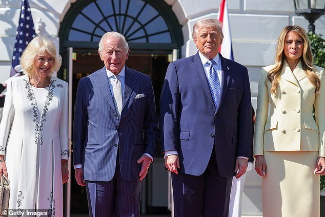 Un lecteur labial révèle l'avertissement privé de Trump à Charles