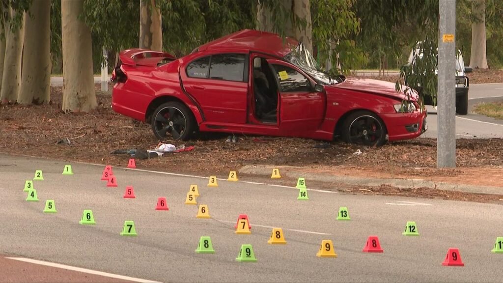 Un muerto y otro gravemente herido al estrellarse un coche