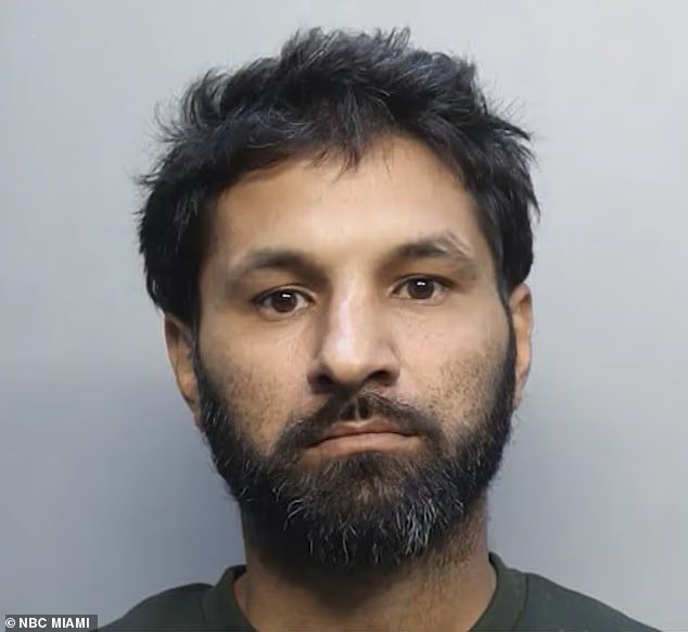 Un musulman traite la famille juive de "sales gens" dans