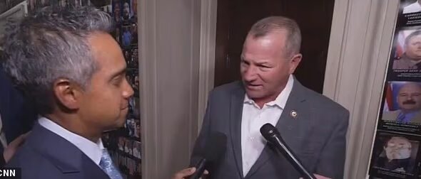 Un républicain du Texas qualifie Trump de « presque la