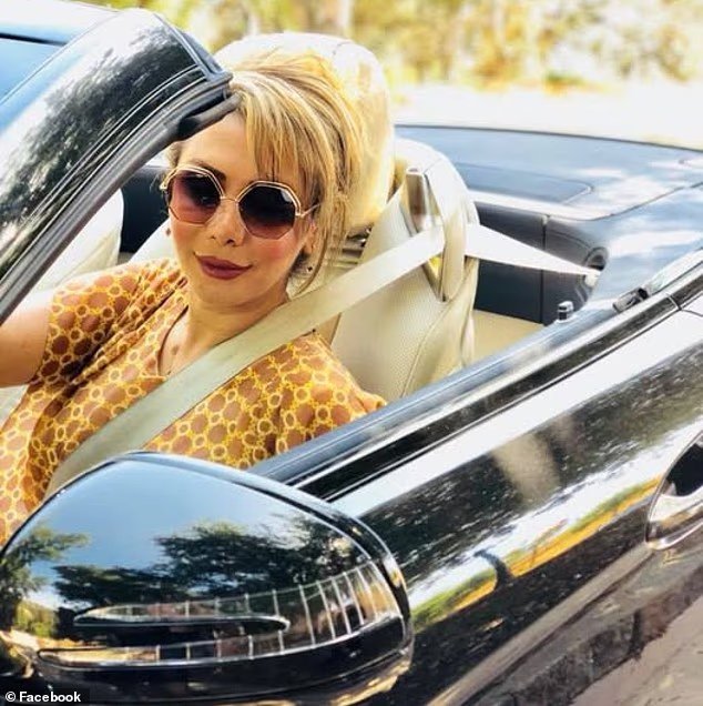 Une Iranienne glamour qui mène une grande vie à Los