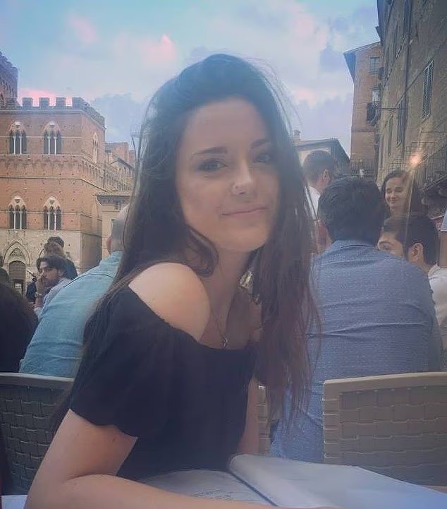 Une dirigeante de Whisky dont le sac à main de