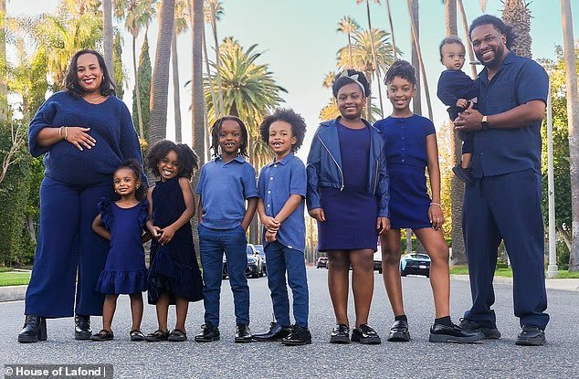 Une famille de 10 stars d'Internet blessée dans un horrible