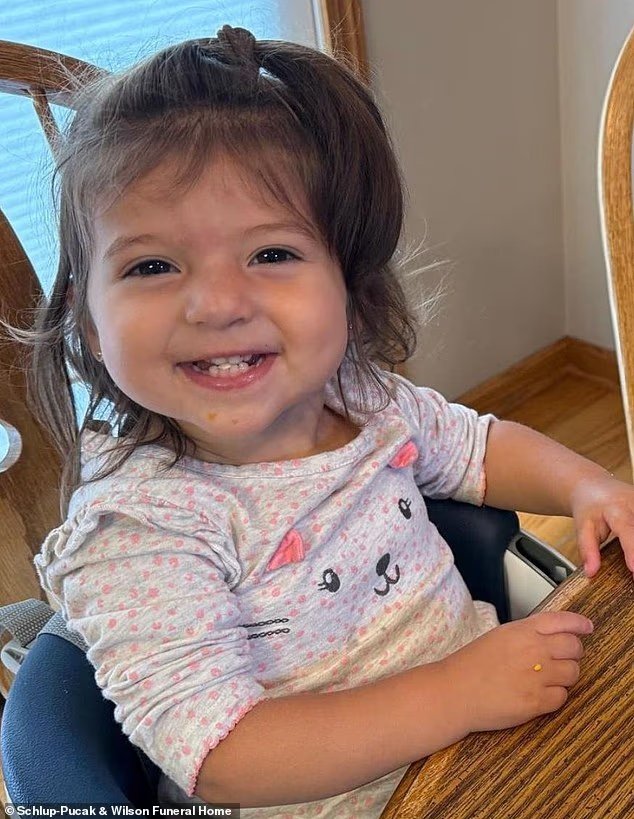 Une fille de l'Ohio écrasée à mort par un siège