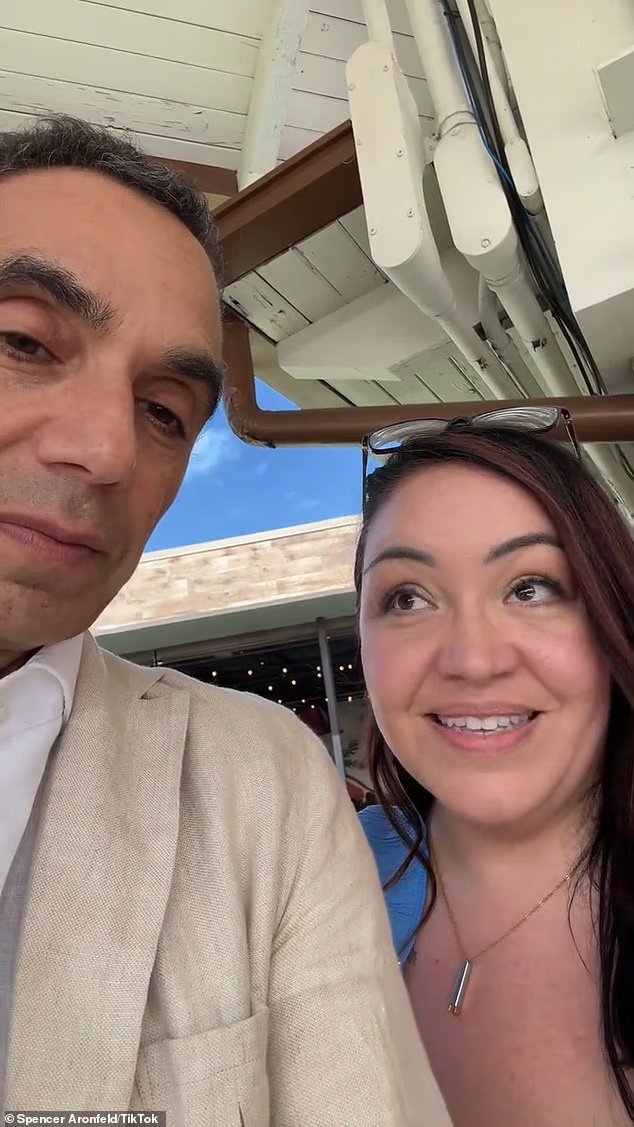 Une infirmière californienne de 45 ans reçoit 300 000 $