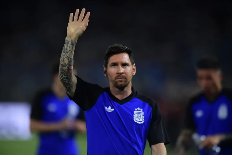 🗞️ Une, la nouvelle aventure de Messi, le débat madrilène...