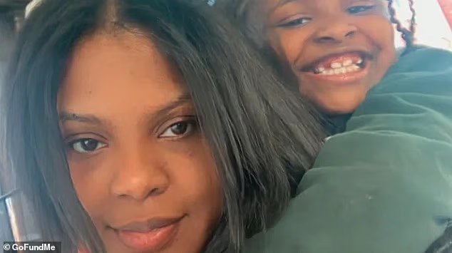 Une mère canadienne placée sous la garde de l'ICE et