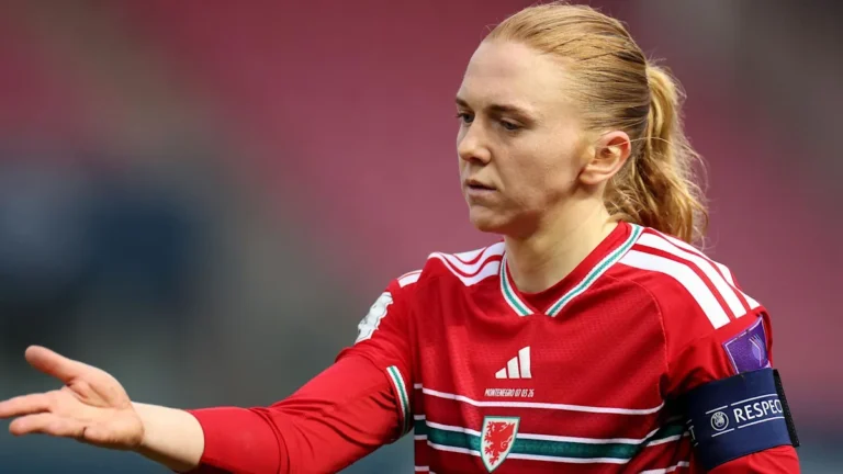 Wilkinson met Wells au défi de pourvoir un poste vacant