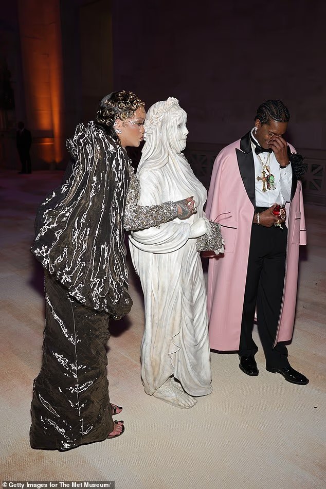 À l'intérieur du Met Gala 2026 : Rihanna écrase A$AP
