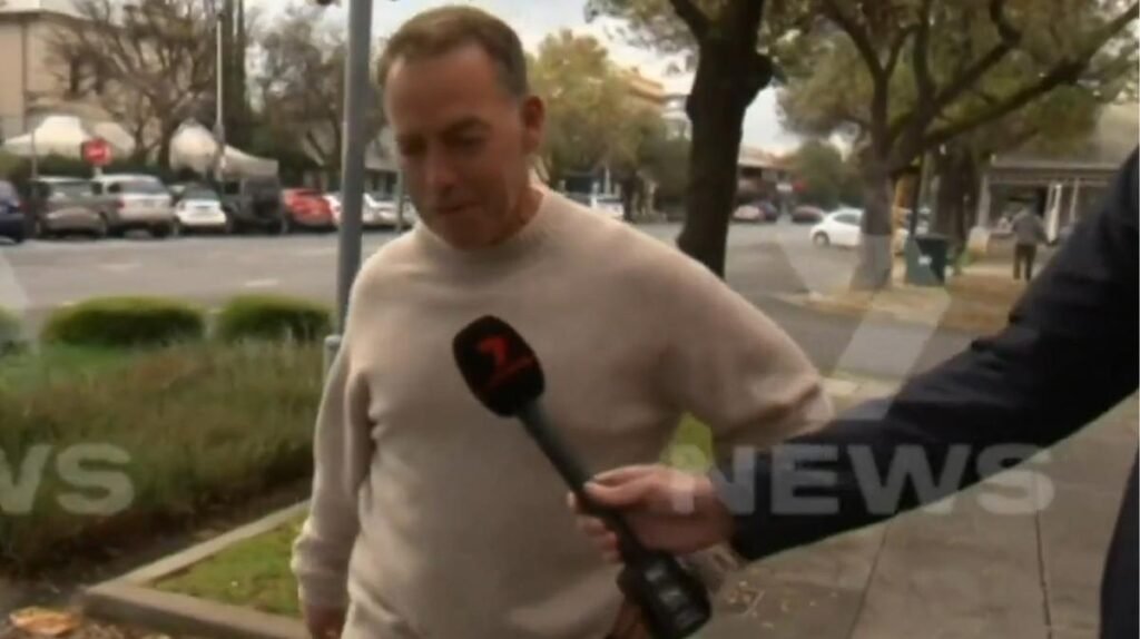 Alastair Clarkson aterriza en Adelaida mientras el entrenador de North