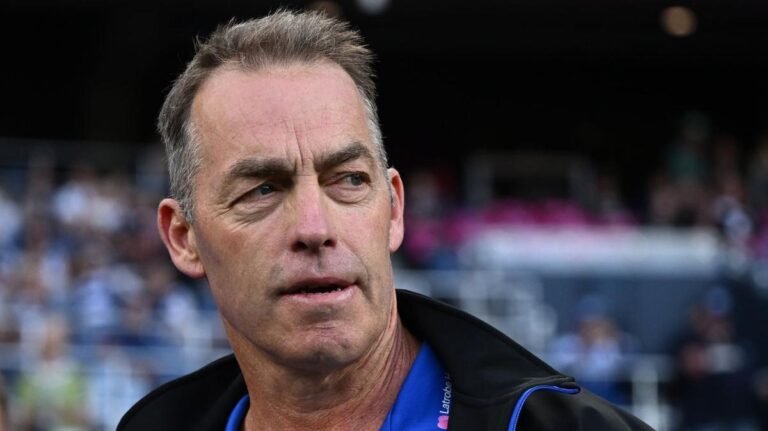 Alastair Clarkson habla del impacto "perturbador" del despido del entrenador