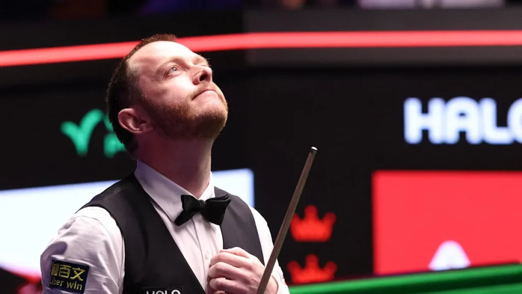 Allen rate une simple balle noire pour gagner et Wu