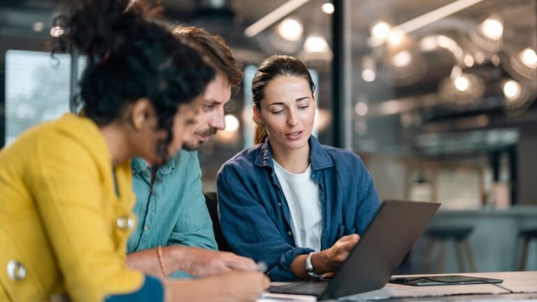 Arquitectos de la innovación: cómo los circuitos integrados impulsan a