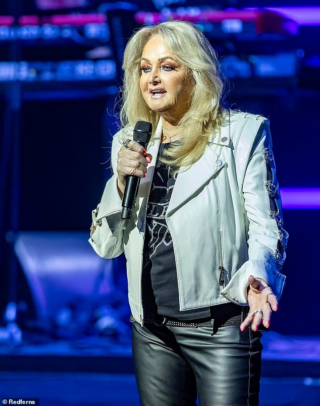 Bonnie Tyler, 74 ans, est dans un coma provoqué après