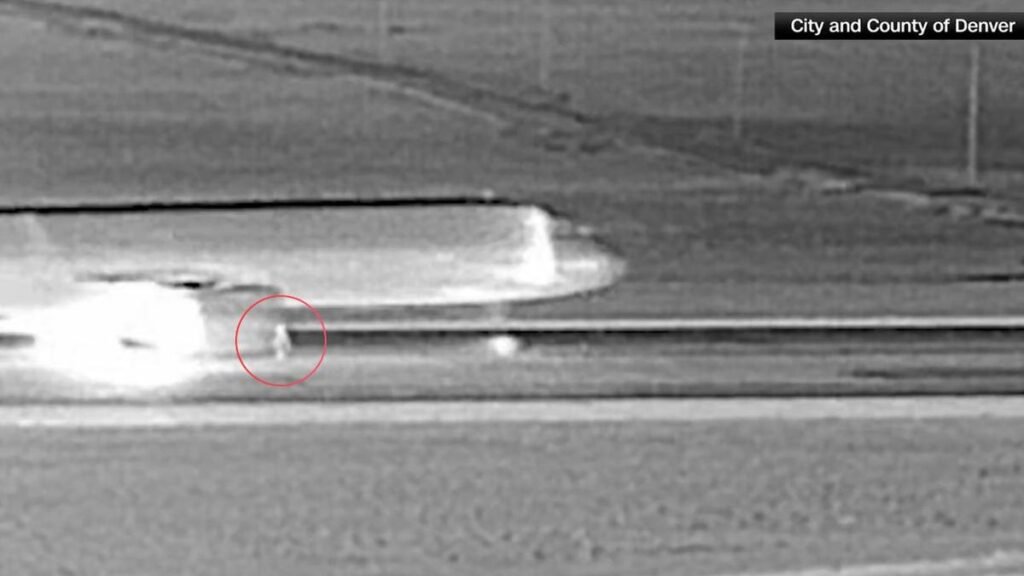 CCTV en la pista captura el momento en que un