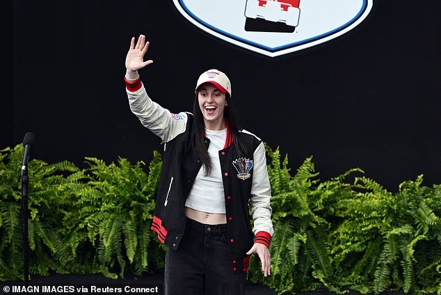 Caitlin Clarke reçoit un accueil fou à l'Indy 500 alors