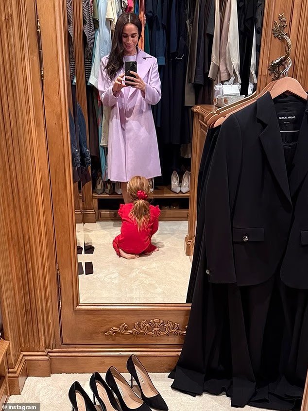 Cette photo avec la princesse Lilibet est-elle un indice alléchant