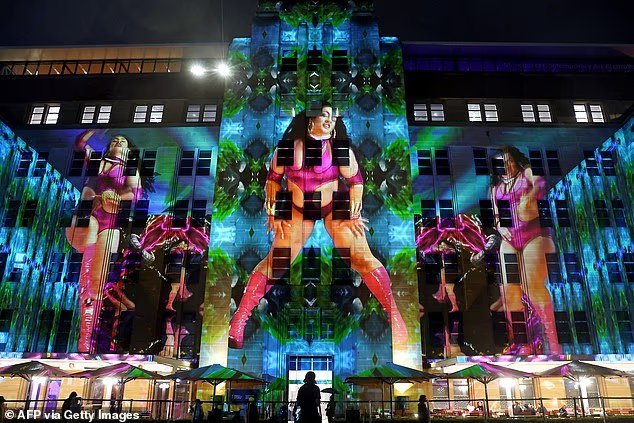 Chaos au festival Vivid à Sydney : des drones tombent