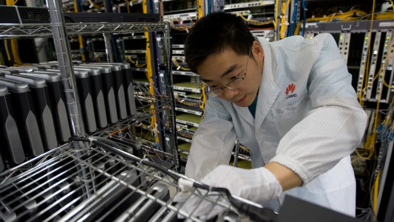 China construye una enorme supercomputadora de inteligencia artificial sin GPU