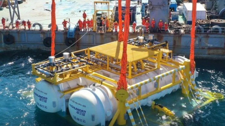 China hunde 2.000 servidores bajo el mar mientras las afirmaciones