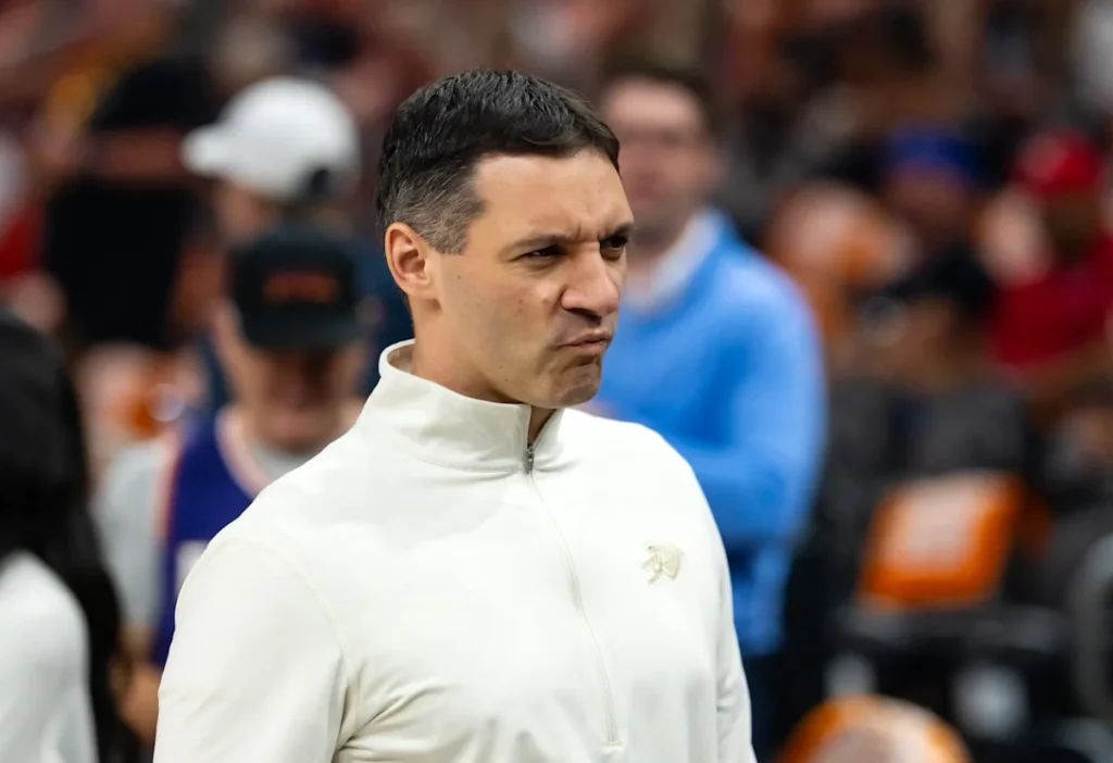 Comment un entraîneur adjoint des Lakers a aidé Mark Daigneute
