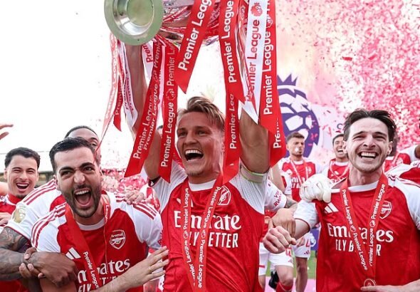 Couronnement au palais ! Arsenal a remporté le trophée de