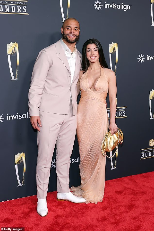 Dak Prescott remporte le prix NFL "Good Guy"... des mois