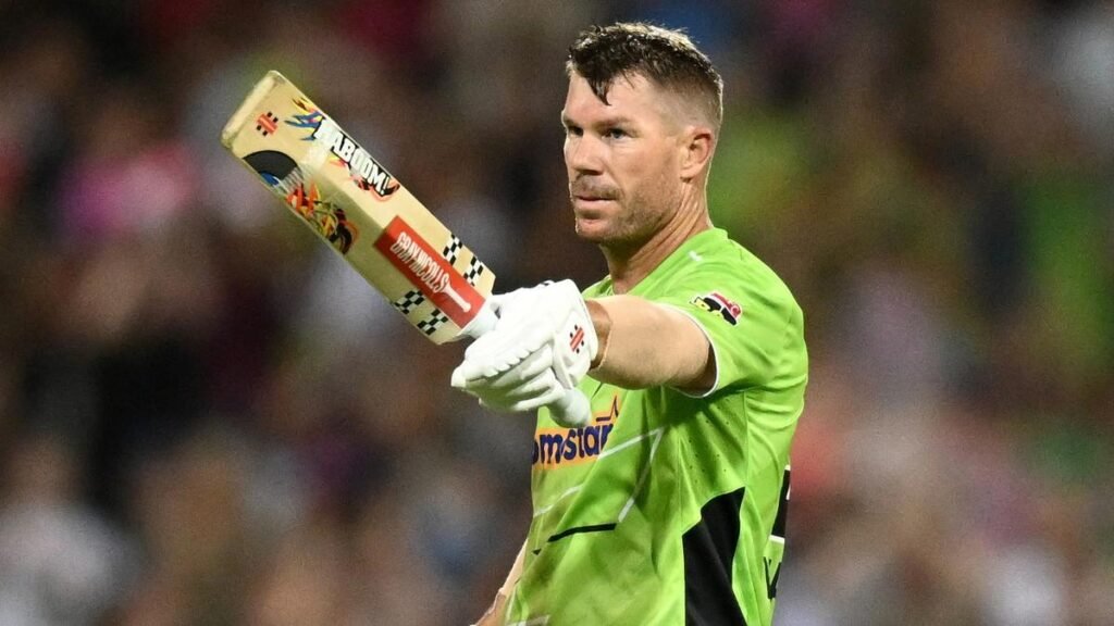David Warner sigue siendo acusado de "cargos relacionados" tras el