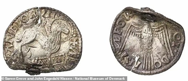 Découverte d'anciennes pièces de monnaie « Agneau de Dieu » marquées d'une