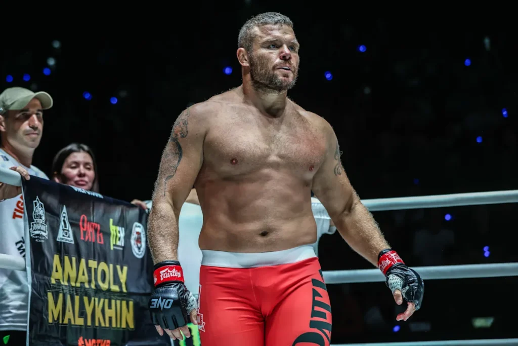 Destruction parfaite : revivez chaque victoire d'Anatoly Malykhin dans ONE Championship