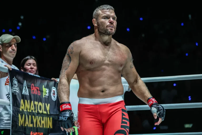 Destruction parfaite : revivez chaque victoire d'Anatoly Malykhin dans ONE Championship